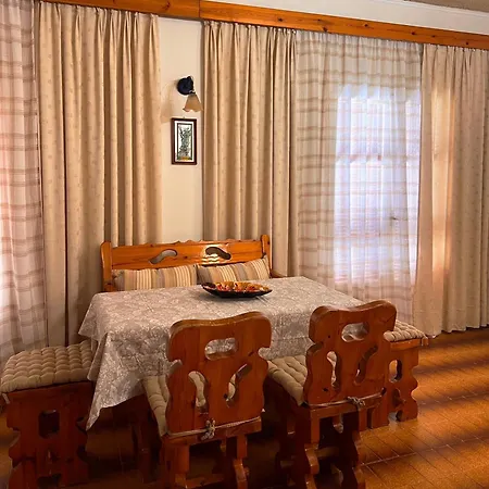 Διαμέρισμα στέφανος *