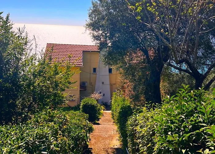 Stefanos By Sv Alians Agios Gordios (Corfu)